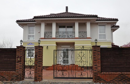 Maloye Isakovo Hotel | Villa Medved: Guest Rated 9/10 with Pool and Hot Tub
