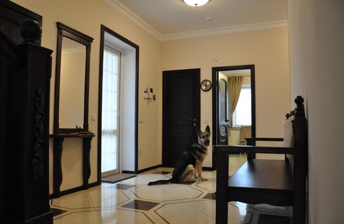 Maloye Isakovo Hotel | Villa Medved: Guest Rated 9/10 with Pool and Hot Tub