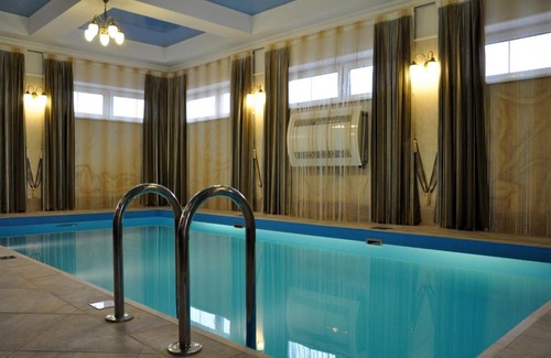 Maloye Isakovo Hotel | Villa Medved: Guest Rated 9/10 with Pool and Hot Tub
