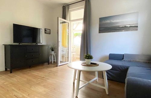 Sellin Apartment | Pet-Friendly Villa Meeresgruss FeWo 9 for Family Getaways