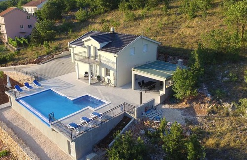 Podbablje Villa | Beautiful Villa Melani with Pool in Poljica - 10/10 Rating