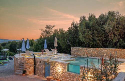 Kras House | Villa Melary: Relax by the Pool with Oceanfront Views