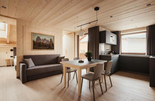 Mareo Apartment | Villa Melitta: Oceanfront Retreat with Breakfast Included