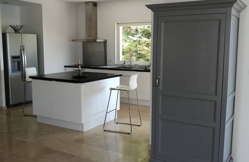 Ensues-la-Redonne Villa | Relaxing Villa with Pool in Côte Bleue, Provence