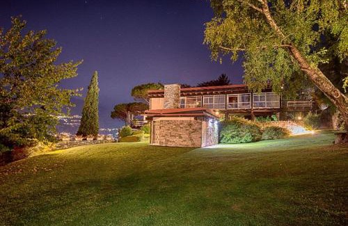 Olgiasca Villa | Discover Villa Meraviglia: Oceanfront Paradise Awaits