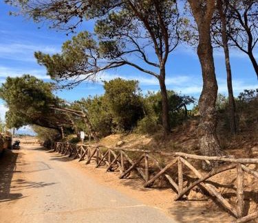 L'Escala Bed & Breakfast | Discover Villa Mercè Empúries: Oceanfront Bliss Awaits
