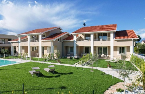 Pieve Vecchia Apartment | Relaxing Villa Meri Lake with Pool and Family Friendly Vibes