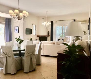 Kefalari Villa | Villa Merika: 4-Star Stay with Ocean Views & Private Beach