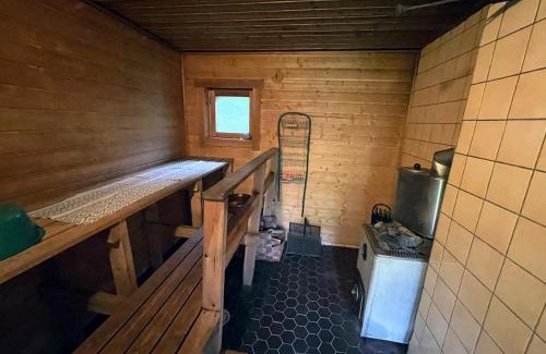 Lotjola Ski Chalet | Villa Mushroom: Pet-Friendly Escape with Pool & 9/10 Rating