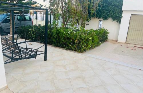 Ben Arous Villa | Family-Friendly Retreat at Villa Meublé Zarzis
