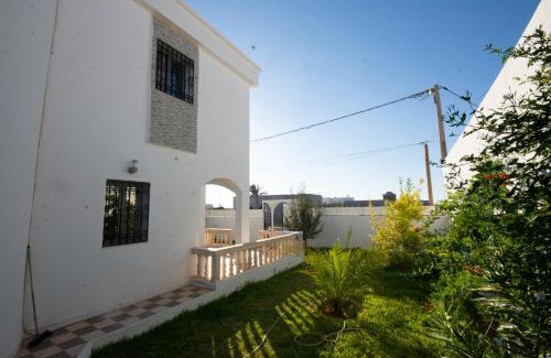 Erriadh Villa | Elegant Villa with Pool and Ocean View - 4 Star Experience