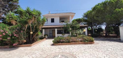 Torre San Giovanni House | Villa Mirabelle: Family and Pet-Friendly Retreat in Ugento