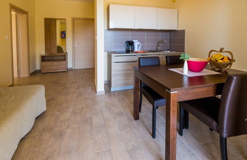 Sveti Juraj Apartment | Cozy Villa Mia Apartment with Pool and Ocean View
