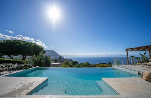 Ricadi Villa | Villa Michaela: Private Pool with Breathtaking Ocean Views