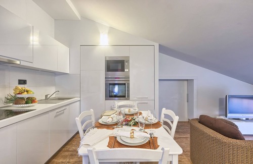 Fazana Apartment | Villa Mihaela: Explore Biking Tours with Ocean Views