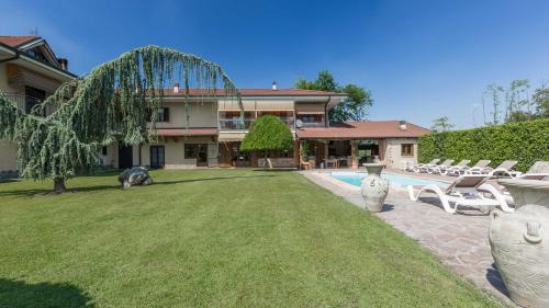 Bruno Villa | Villa Miki 10: Pet-Friendly Oasis with Oceanfront Views