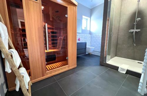 Busum Apartment | Villa Mila OG: Family-Friendly Retreat with Sauna & Parking