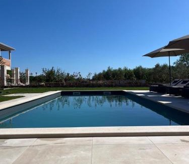 Vizinada Villa | Experience Villa Milandro: Oceanfront Bliss Awaits You