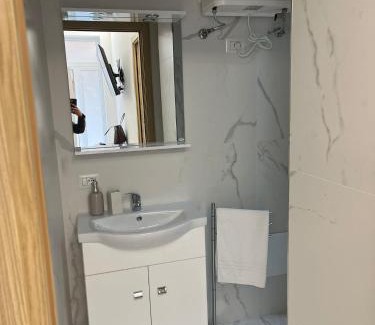 Villa San Giovanni Apartment | Villa Milano Apt. n. 5: Family-Friendly Retreat with Great Reviews
