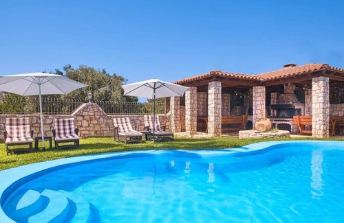 Oasis Villa | Villa Milon: Private Pool & Oceanfront Bliss in Crete