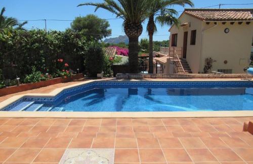 Benissa Coast Apartment | Elegant Villa Mimosa: Oceanfront Oasis with Pool Access