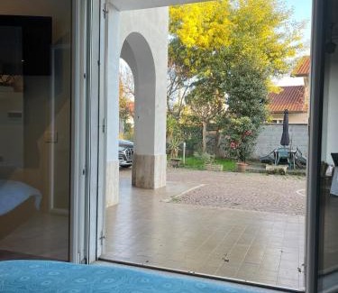 Cassano Magnago House | Villa Mimosa: Guest Rated 9.9 with Pet-Friendly Amenities