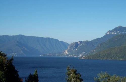 Olgiasca Apartment | Villa Mimosa: Oceanfront Retreat with Pool & High Ratings
