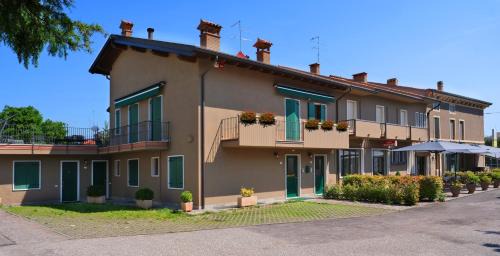 Ca' di David House | Cozy Villa Mimosa: Wheelchair Accessible & Family-Friendly