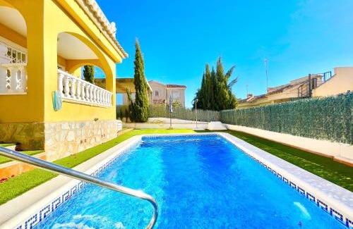 Pinar de Campoverde Villa | Elegant Villa Mimosa in Pinar de Campoverde - 4 Star Stay