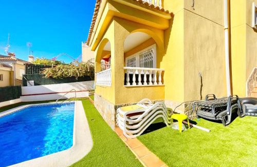 Pinar de Campoverde Villa | Elegant Villa Mimosa in Pinar de Campoverde - 4 Star Stay