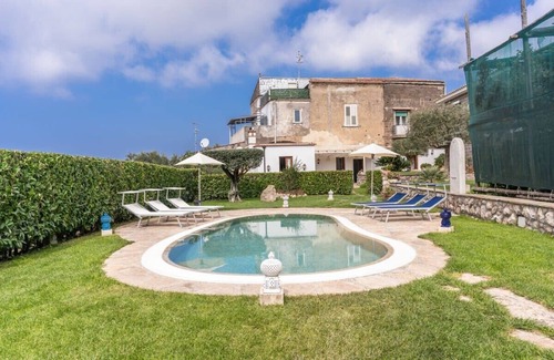 Schiazzano Villa | Villa Mimosa: Guest Rated 9.6 with Spa & Family Amenities