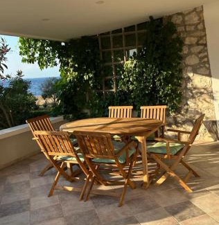Ugljan Villa | Villa Mimy: Oceanfront Retreat with 10/10 Guest Praise
