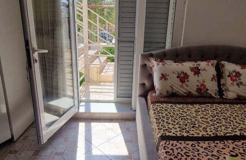 Ksamil Apartment | Top-Rated Villa Minaj - Family-Friendly Triple Suite