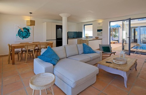 Bahia Calma House | Villa Minea: Private Pool, Jacuzzi & Ocean Views Awaits