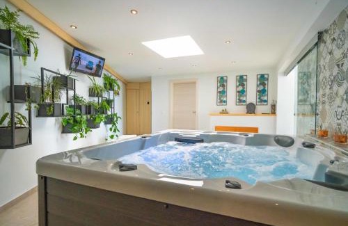 Kastav Villa | Elegant Villa Minimal by Interhome with Pool & Hot Tub