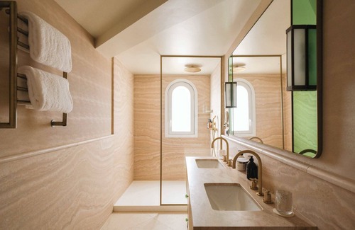 Cap-d'Antibes Hotel | Elegant Retreat at Hôtel Impérial Garoupe - Rated 9/10