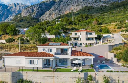 Moca Villa | Villa Mira Mel: Private Pool Retreat for Families