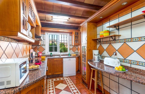 El Faro Villa | Discover Villa Mirador Faro with Oceanfront Pool Access