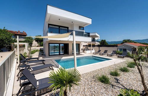 Municipality of Omisalj Villa | Villa Mirakul - New modern villa with pool, close to the beach