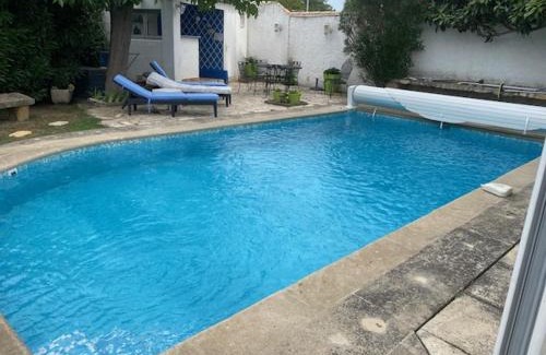 Morieres-les-Avignon Villa | Villa Mireille: Guest Rated 10/10 with Pool and Privacy