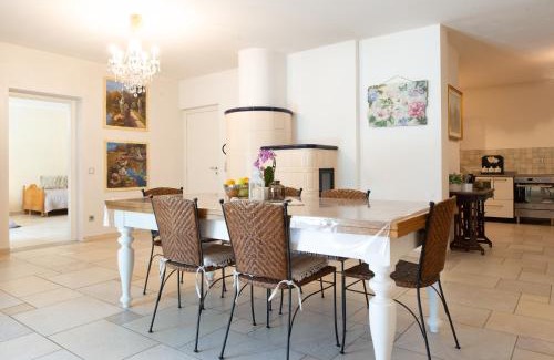 Barco Apartment | Villa Miriam: Top-Rated 4-Star Hotel for Families and Pets