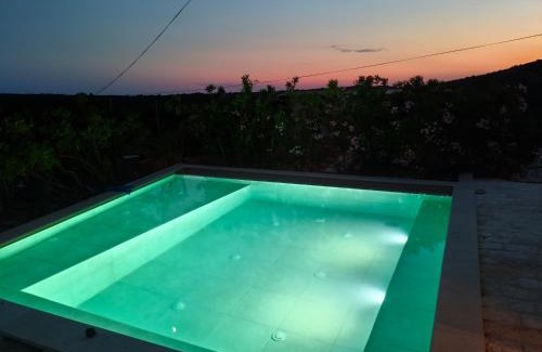 Siroke Villa | Villa Mirta: 4-Star Oceanfront Oasis with Pool & Views