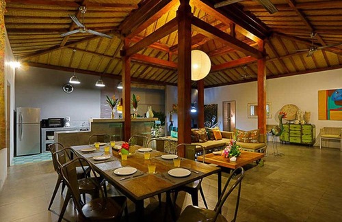 Batubelig Villa | Villa Mitsouko: Oceanfront Escape Near Batubelig Beach
