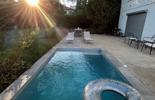 Sainte-Foy-les-Lyon Villa | Modern Villa with Pool and Ocean View Amenities