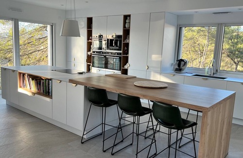 Rousset Villa | Modern Villa near Aix-en-Provence with Family-Friendly Amenities