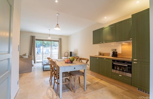 La Redorte Condo | Modern Villa with Pool Access, Parking & Free Wi-Fi