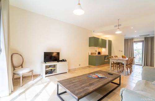 La Redorte Condo | Modern Villa with Pool Access, Parking & Free Wi-Fi