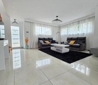 Pornichet Villa | Modern Villa Retreat: 4-Star Family-Friendly Escape