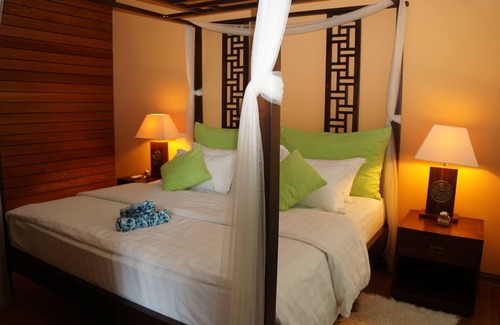 Pantai Tengah Resort | Villa Molek: Relax by the Pool and Indulge at Our Spa