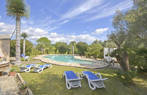 Buger House | Discover Villa Moli: A 4-Star Child-Friendly Retreat